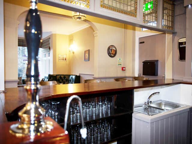 Original Bar Features