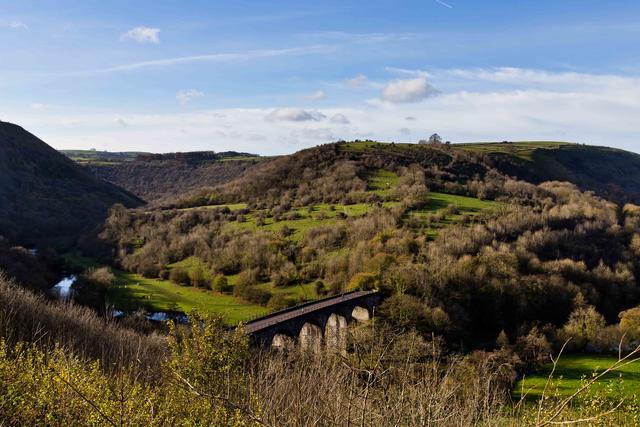 Situated minutes away from the breathtaking Monsal Dale