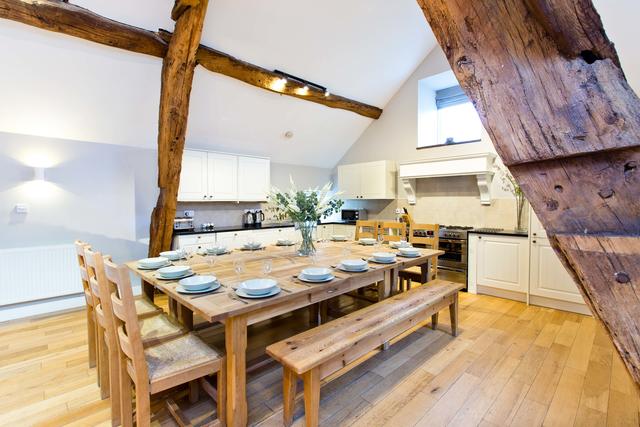 Open plan dining for 16 guests - Cruck'd Barn