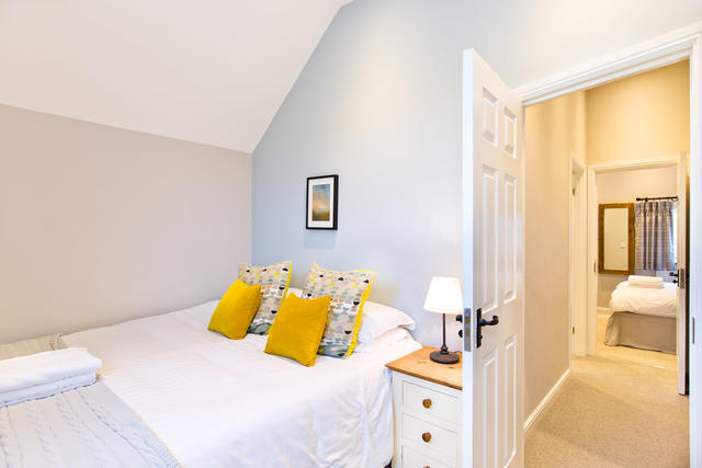 Amberleigh House - Bedroom 2 with en suite