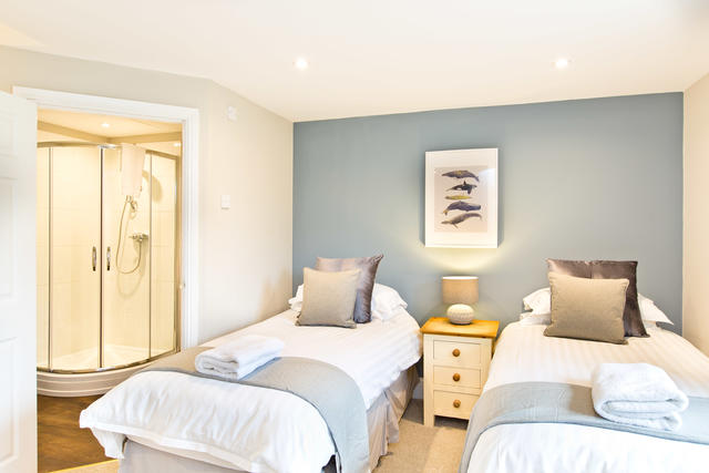 The Grange - Bedroom 1 with en suite