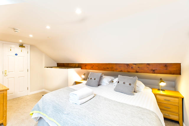 The Grange - Bedroom 6 with en suite