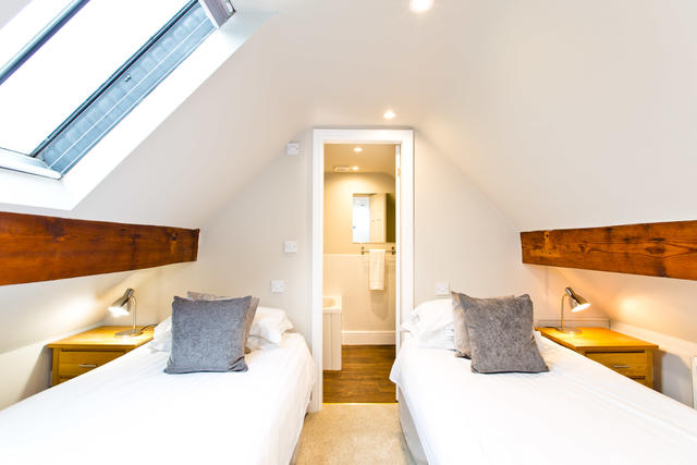 The Grange - Bedroom 7 with en suite