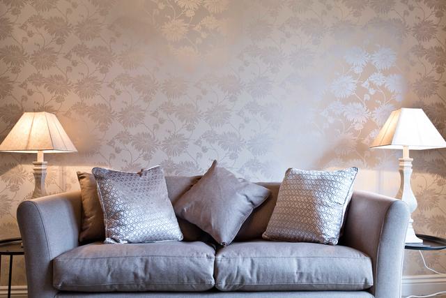 Luxury wallpaper & fabrics