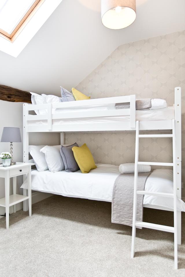 Bright bunkbed room - bedroom 3