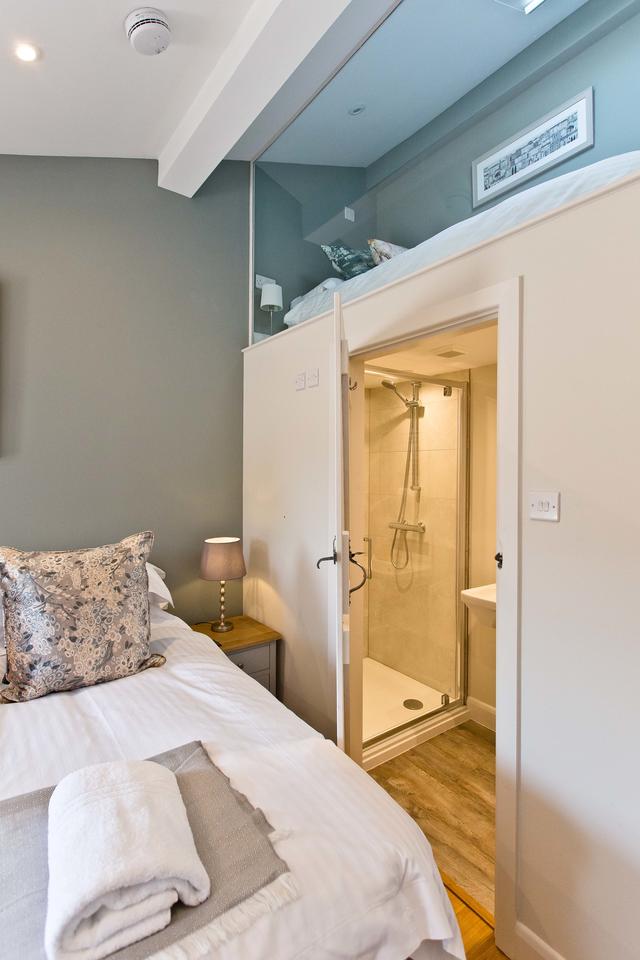 The Annex - Bedroom 5 En suite