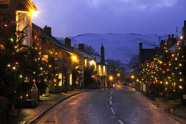 Castleton looking pretty at Christmas
