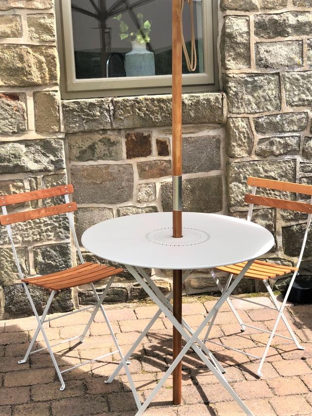 Bistro table outside the annexe