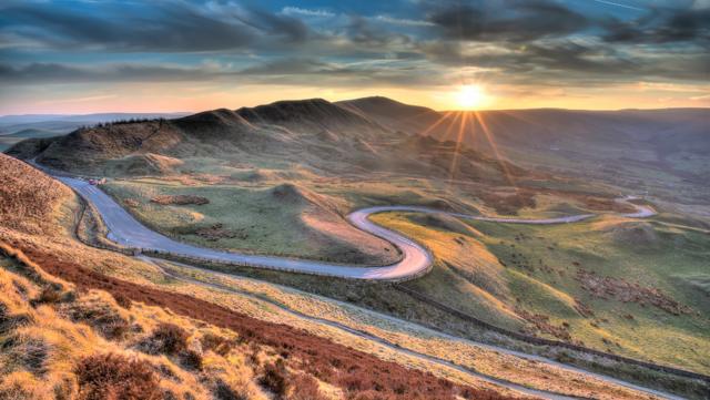 Barber Booth - The winding road to Edale Peak District