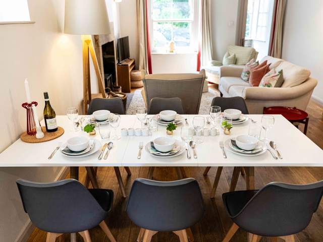 Spacious dining for up to 6 guests