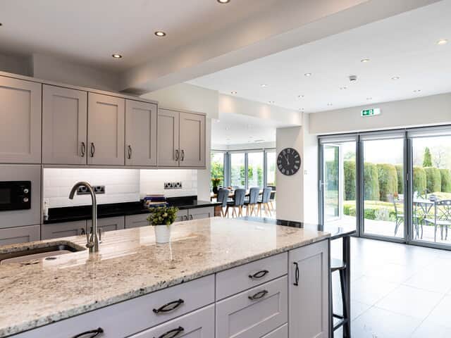 Large kitchen / diner