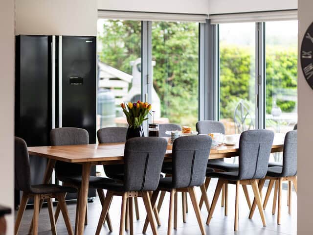 Additional seating for 10 in the kitchen