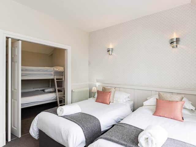 Bedroom 2 super king double or twin with separate bunk bed alcove
