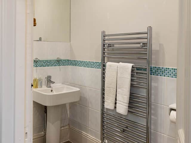 Bedroom 3 en suite with shower cubicle