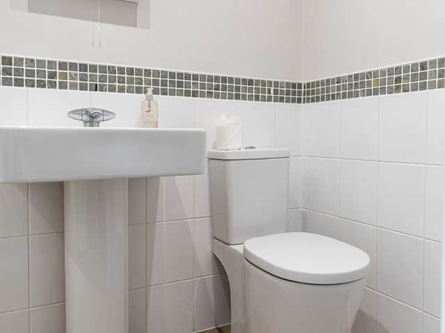 Bedroom 5 en suite with shower cubicle