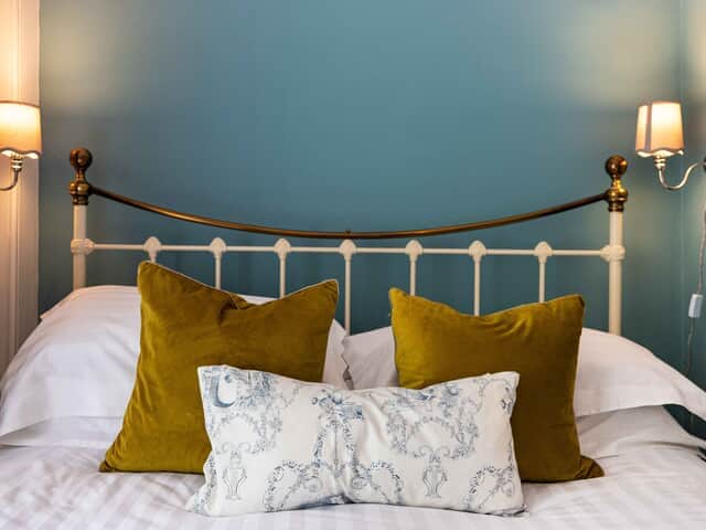 Bedroom 6 fixed king size double