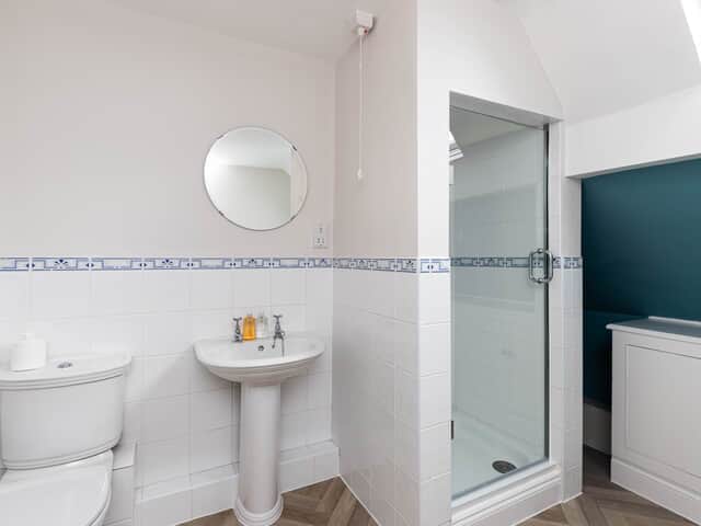 Bedroom 12 private bathroom