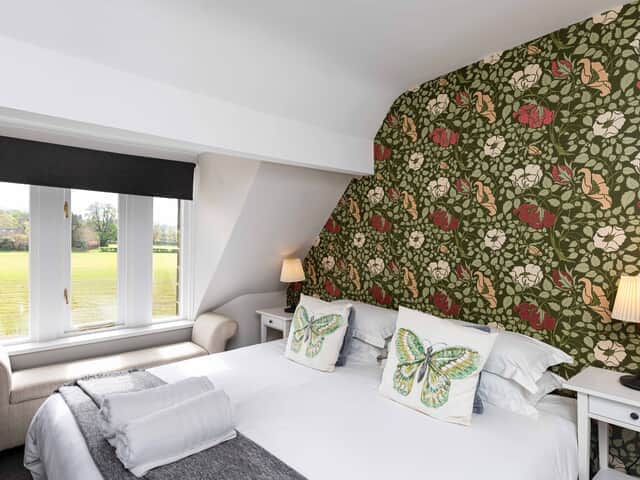 Bedroom 12 super king double or twin