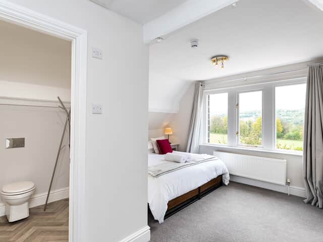 Bedroom 13 en suite with shower cubicle
