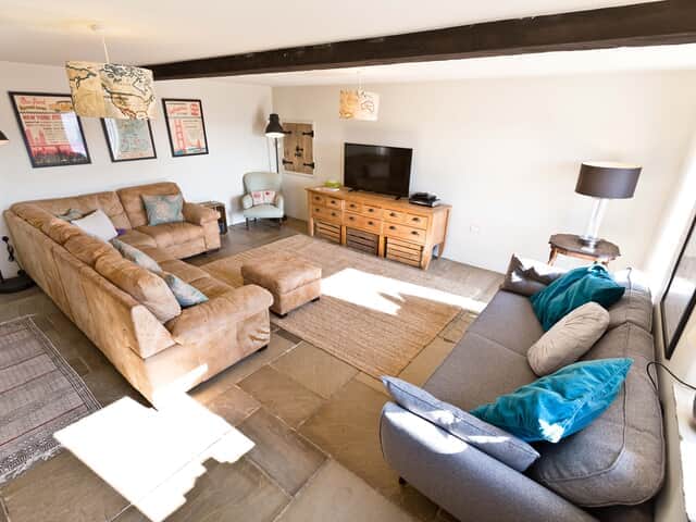 The Farmhouse cosy lounge