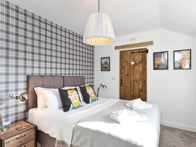 The Farmhouse bedroom 2