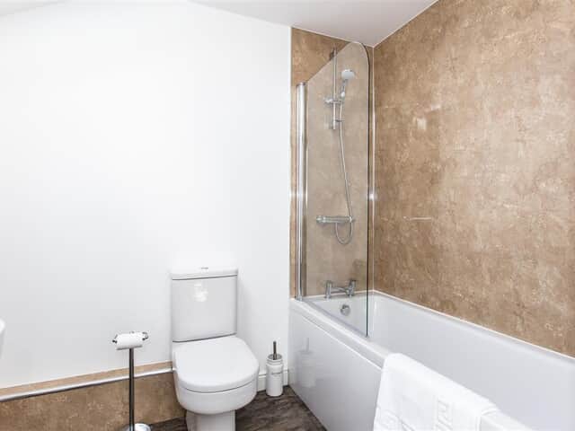 The Barn bedroom 2 en suite