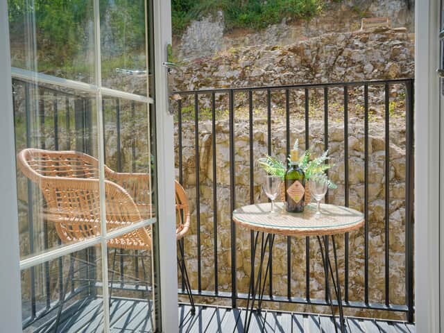 Balcony with seating