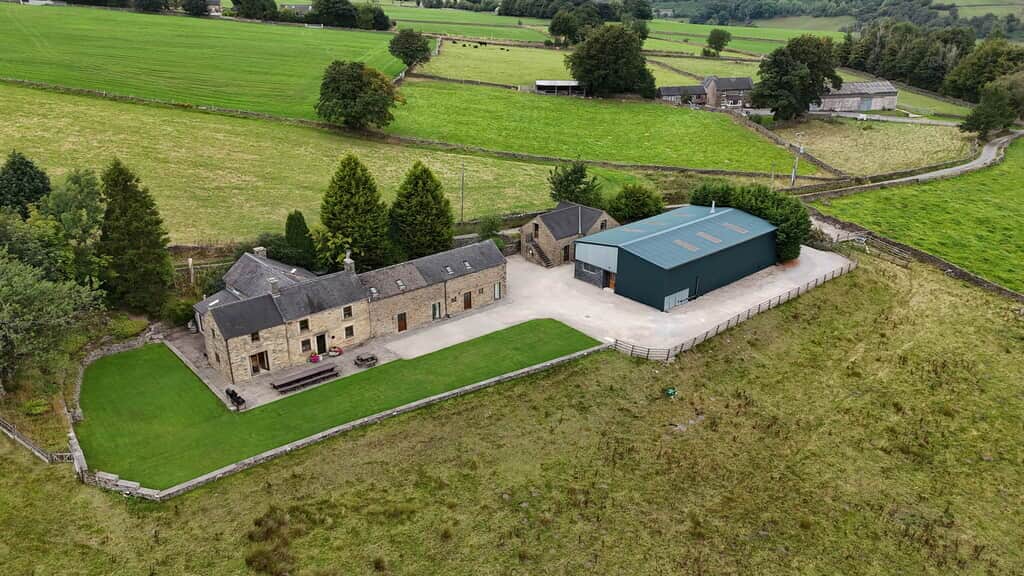 Image showing the Lapwing Barns holiday accommodation in the Peak District.